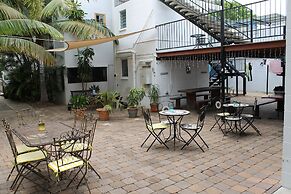 Civic Guest House - Hostel