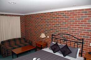 Poachers Paradise Motel