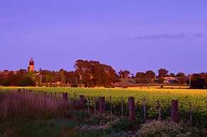 Poachers Paradise Motel