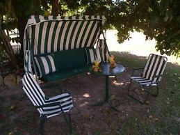 Hibiscus Lodge Bed & Breakfast