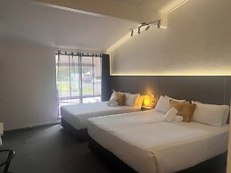 Fern Bay Motel
