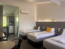 Fern Bay Motel