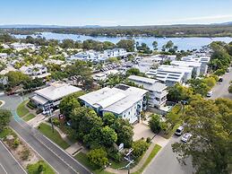 Noosa River Sandy Shores