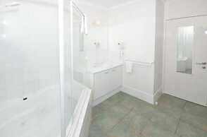 Noosa River Sandy Shores