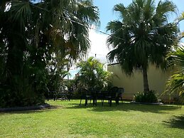 Golden Fountain Motel