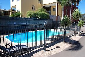 Cunningham Shore Motel