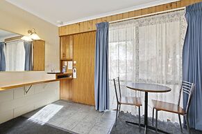 Cunningham Shore Motel