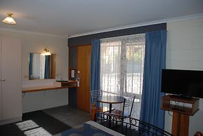 Cunningham Shore Motel