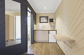 Cunningham Shore Motel