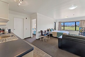 Avalon Manor Motel