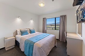 Avalon Manor Motel