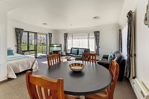 Avalon Manor Motel