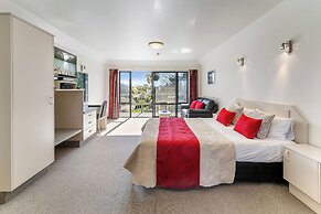 Avalon Manor Motel