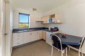 Avalon Manor Motel