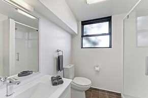 Avalon Manor Motel