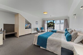 Avalon Manor Motel