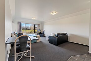 Avalon Manor Motel