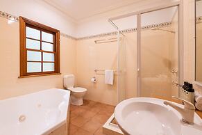 Bay and Bush, Jervis Bay