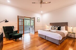 Bay and Bush, Jervis Bay