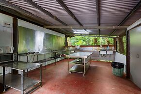 PKs Jungle Village - Hostel