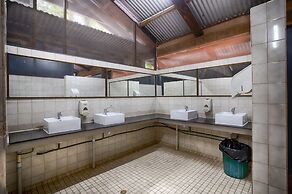 PKs Jungle Village - Hostel