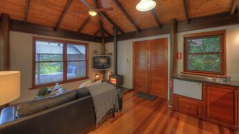 Misty View Cottages Montville