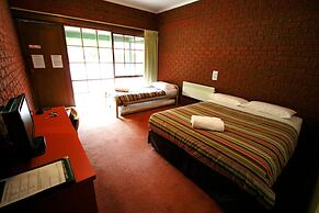 Harrietville Snowline Hotel