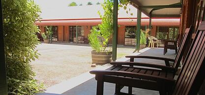 Harrietville Snowline Hotel