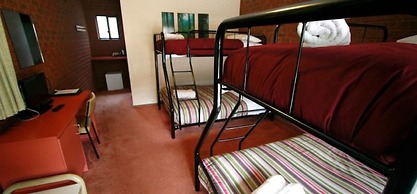 Harrietville Snowline Hotel