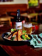 Harrietville Snowline Hotel