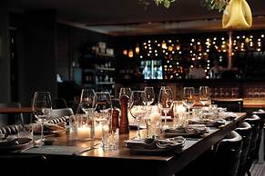 Mayfair Motel Emerald