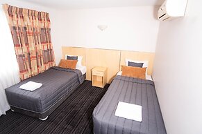 Mayfair Motel Emerald