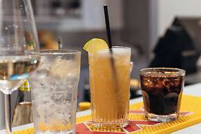 Mayfair Motel Emerald