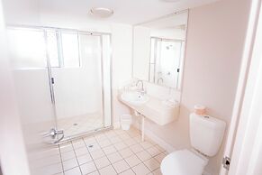 Mayfair Motel Emerald