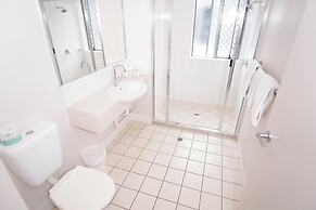 Mayfair Motel Emerald