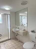 Mayfair Motel Emerald