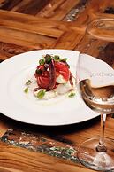 Mayfair Motel Emerald