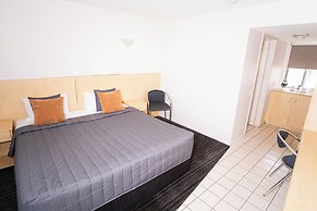 Mayfair Motel Emerald