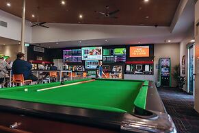 Mayfair Motel Emerald