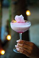 Mayfair Motel Emerald