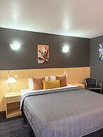 Mayfair Motel Emerald