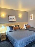 Mayfair Motel Emerald