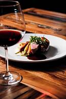 Mayfair Motel Emerald