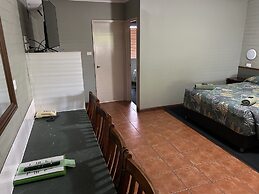 Barcaldine Country Motor Inn