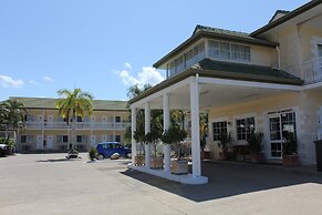 The Colonial Rose Motel