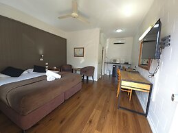The Colonial Rose Motel