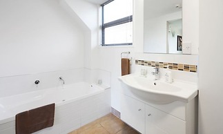 Focus Motel And Executive Suites