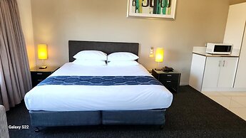 The Grand Motel