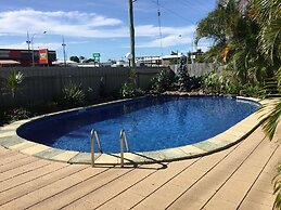 Golden Palms Motor Inn