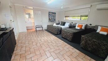 Golden Palms Motor Inn